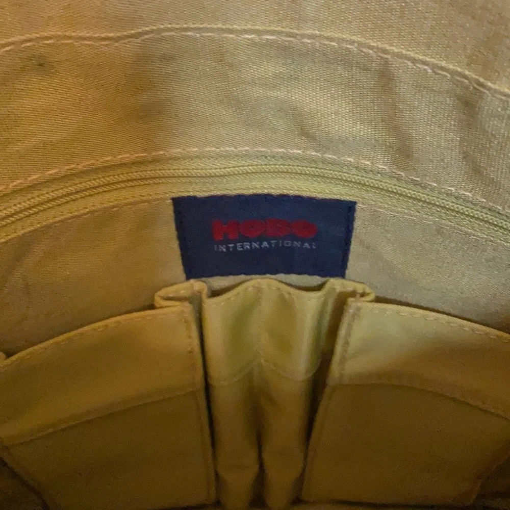 Hobo Red Leather Shoulder Bag - Picture 4 of 16